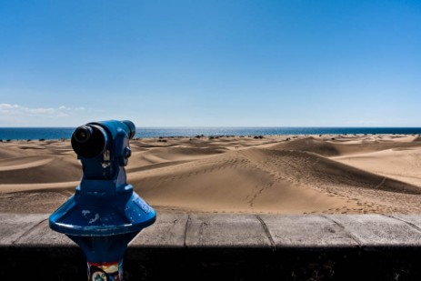 Fernrohr bei Dünen von Maspalomas